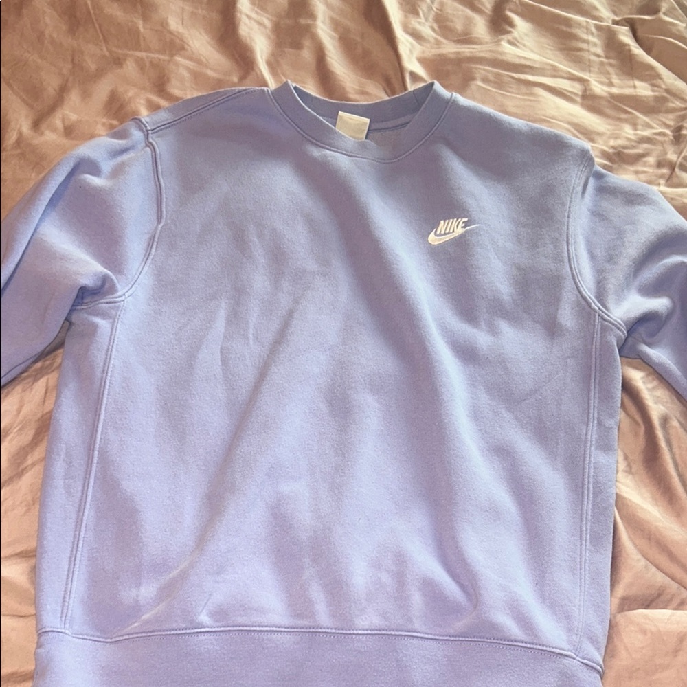 Nike Men's Small Light Lavendar/ Purple Crewneck